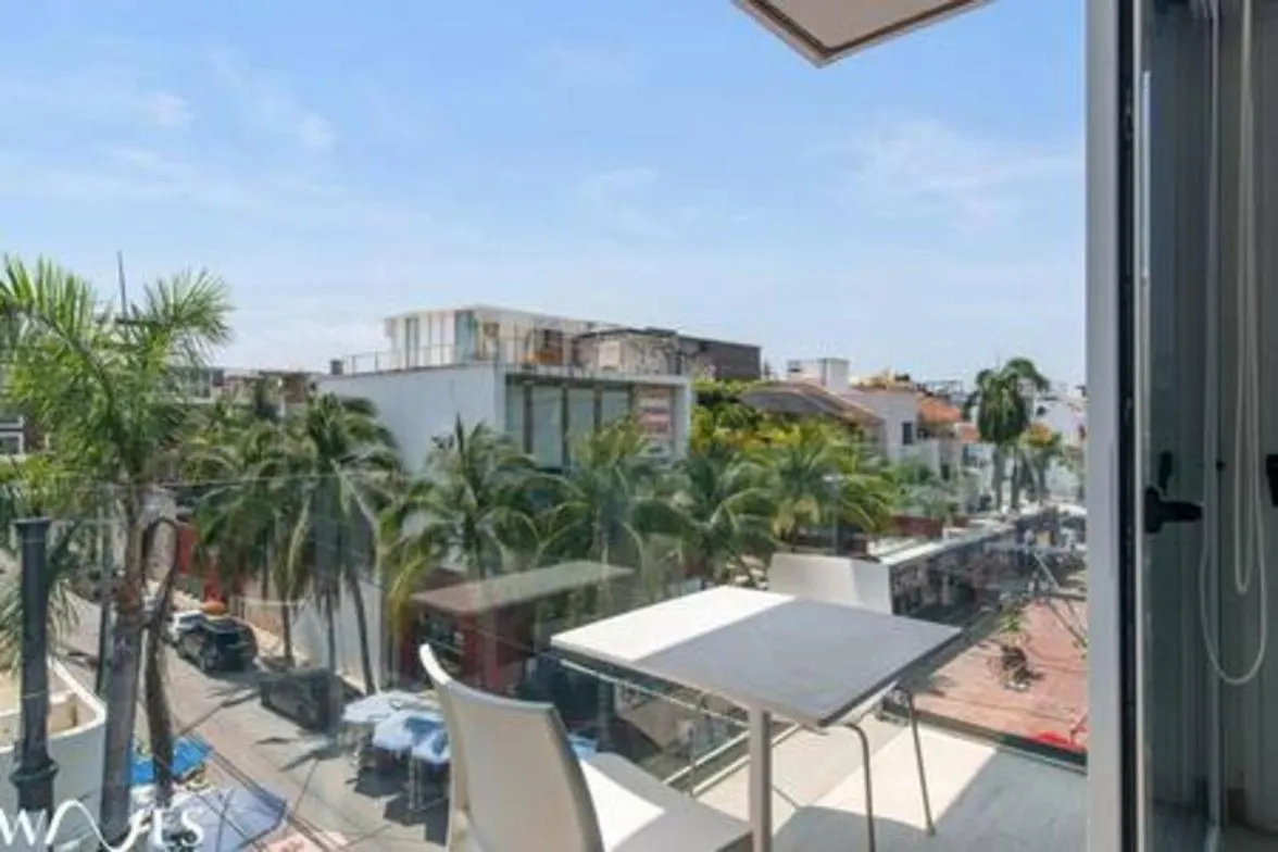1 Br. W5Th Avenue View Steps From The Beach Playa del Carmen Mexico